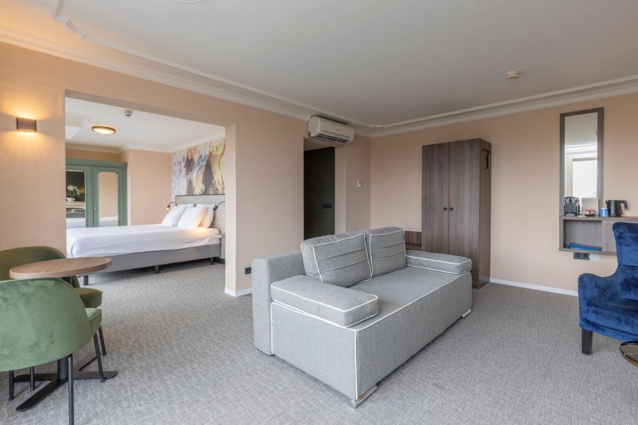 Fletcher Familiehotel De Hunzebergen Эксло Экстерьер фото